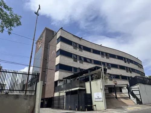 Consultorio Médico O Estética, Contiene 2 Cubículos, 1 Baño, Piso 1, Ubicado En Spa Chilemex De Puerto Ordaz.