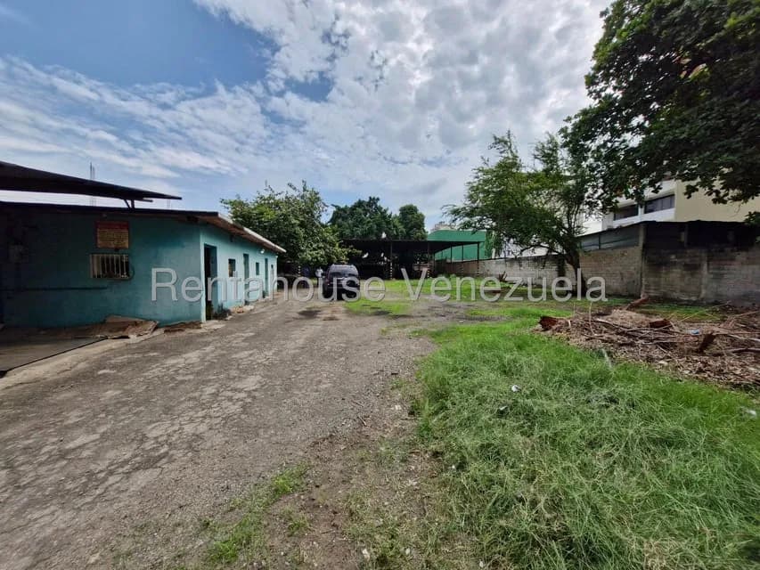 Terreno (Comercial) en Venta en El Centro, Aragua