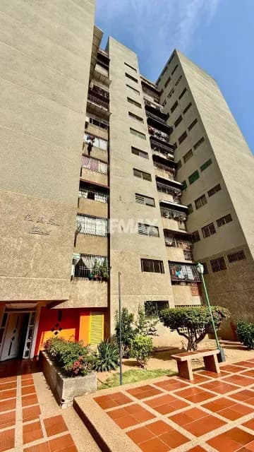Vendo Apartamento Edificio las Rosas