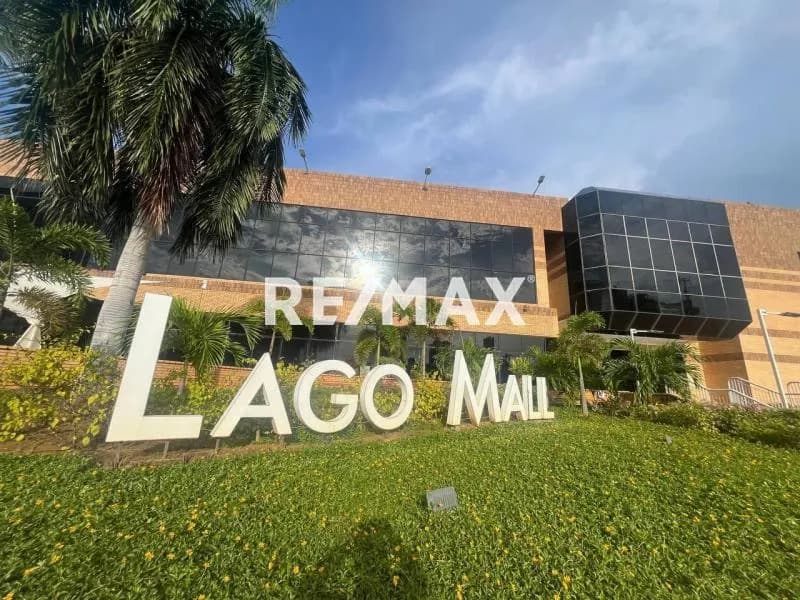 Local en Lago mall