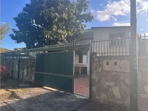 Venta De Casa Con Anexo En El Cafetal, Calle Cerrada-vista