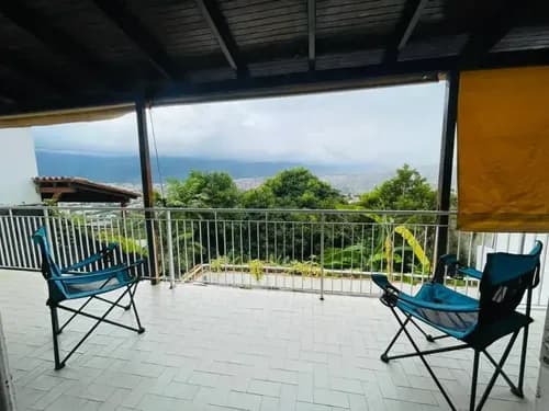 Vendo Casa 333m2, 4 Hab. + Serv./5 Baños/ 4ptos. Macaracuay