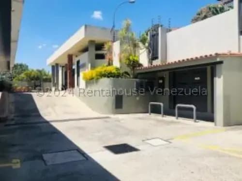 #24-18804 Bello Pent House Duplex En Los Naranjos Del Cafetal