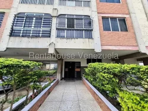 Iris Marín Vende Amplio Penthouse De 216 Mts Mas 140 Mts De Terraza Ubicado Al Este De Barquisimeto Cerca C.c.sambil
