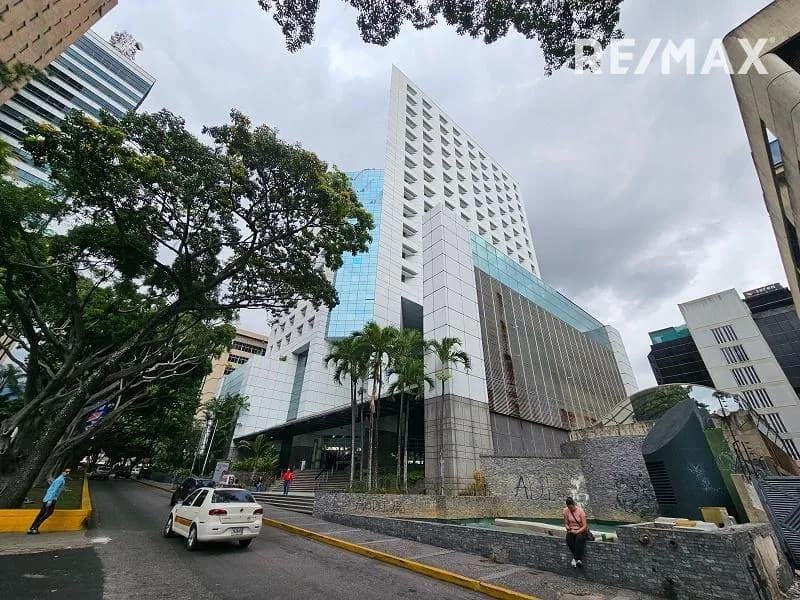 Alquiler. Local Comercial. La Castellana. Caracas.