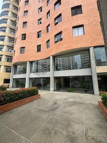 Espectacular Apartamento Moderno Totalmente Amoblado Con Planta 100%, Pozo De Agua, Internet Por Fibra Óptica Y Doble Puesto Techado Urbanización El Parral, Residencias Bally Suite