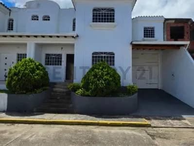 Venta Casa Obra Blanca Urb. Villa Vasconia Pueblo Nuevo