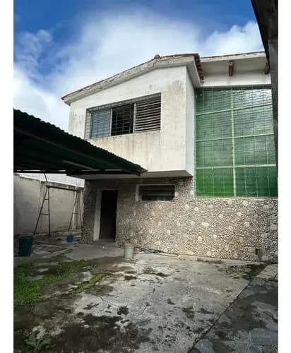 Vendo Casa Para Inversión 500m2 Colinas De Bello Monte 4814