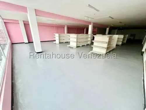 Venta Local Comercial En Segundo Nivel Con Amplia Vitrina En El Centro De Cabudare,lara Rc