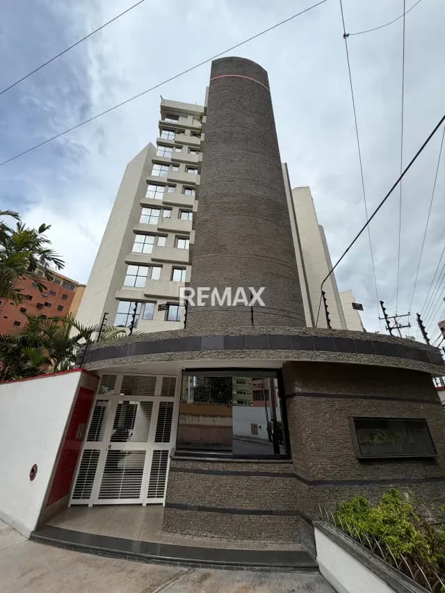 EXCLUSIVO A´PARTAMENTO EN URB. EL BOSQUE