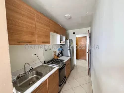 M&n Vende Practico Apartamento De 2 Hab. Y 1 Baño; Ubicado En Las Trinitarias Al Este De Barquisimeto: 26-16894