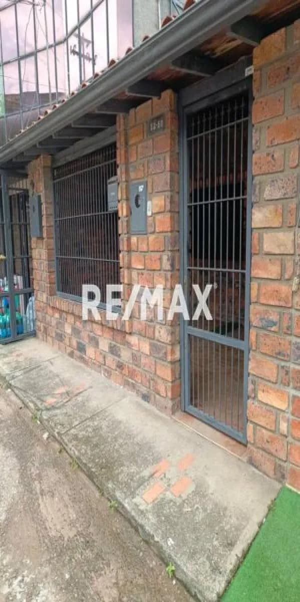 LOCAL COMERCIAL BARRIO OBRERO