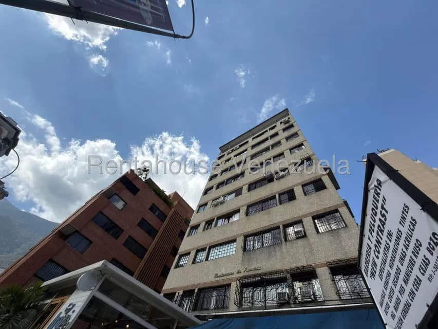 Apartamento (1 Nivel) en Alquiler en Los Palos Grandes, Distrito Metropolitano