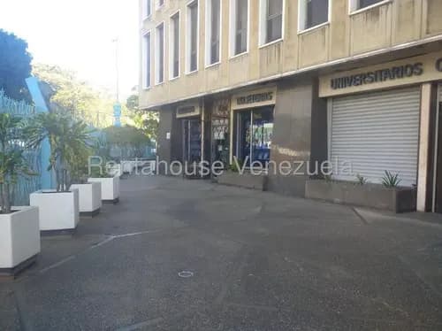 Se Ofrece En Alquiler Local Comercial A Pie De Calle Ubicado Cerca Del Bloque De Armas En San Martin