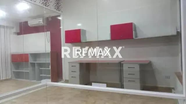 EN ALQUILER LOCAL COMERCIAL EN C.C VIRGEN DEL VALLE, SECTOR TIPURO