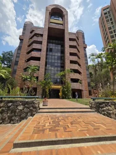 Mml Vendo Amplio Apartamento En El Parral Calle Cerrada Con Pozo Y Planta 100%, 210.000$ Clientes Directos !!!!